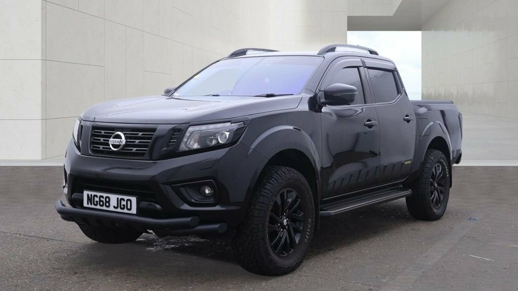 Nissan Navara 2.3L N-guard Black #2