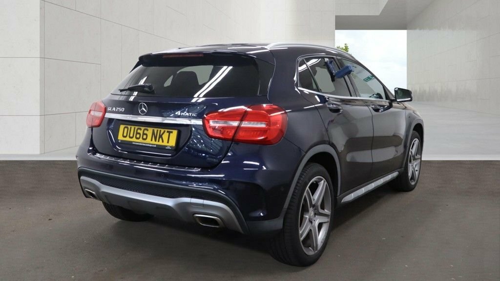 Mercedes-Benz GLA Class 2L Amg Line Blue #5