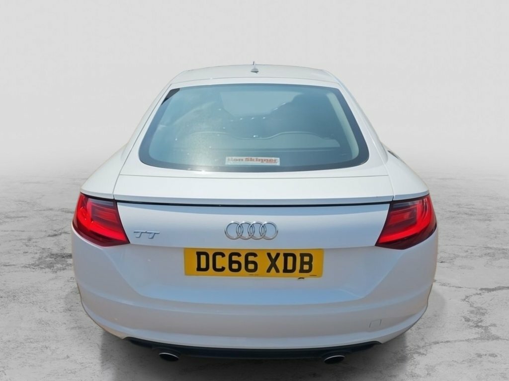 Audi TT 1.8L Sport White #4