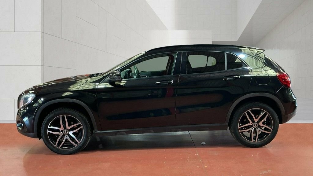 Mercedes-Benz GLA Class 1.6L Urban Edition Black #6