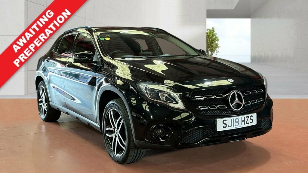 Mercedes-Benz GLA Class 1.6L Urban Edition Black