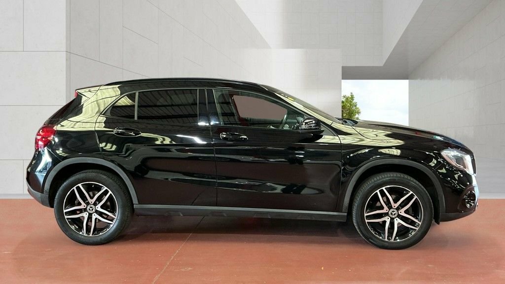 Mercedes-Benz GLA Class 1.6L Urban Edition Black #5