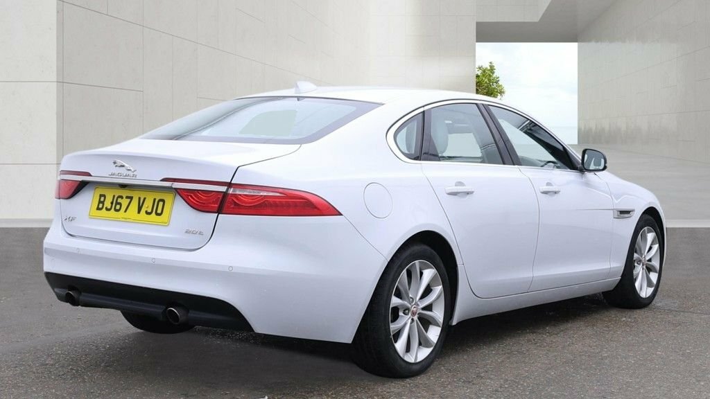 Jaguar XF 2L Prestige White #4