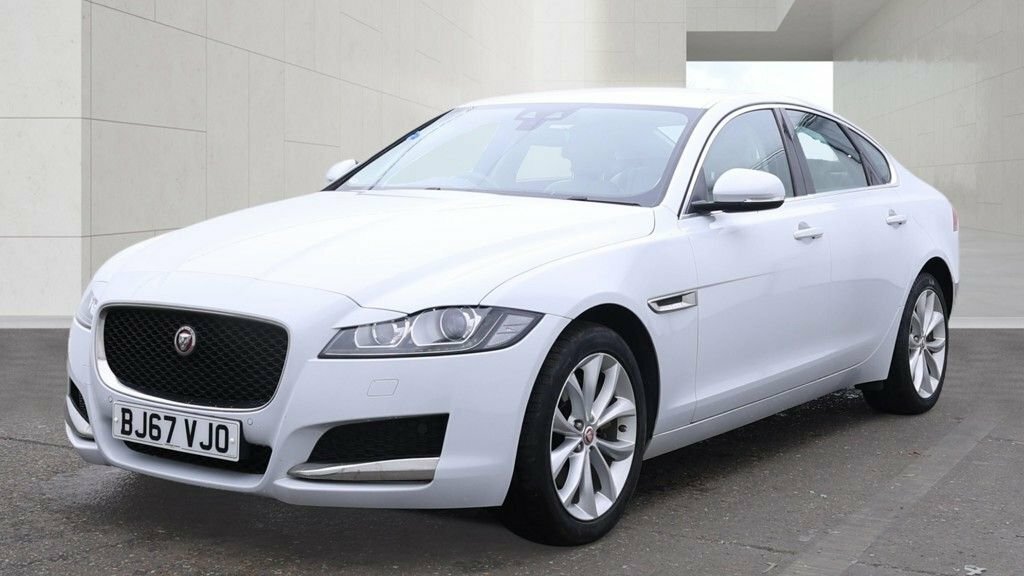 Jaguar XF 2L Prestige White #2