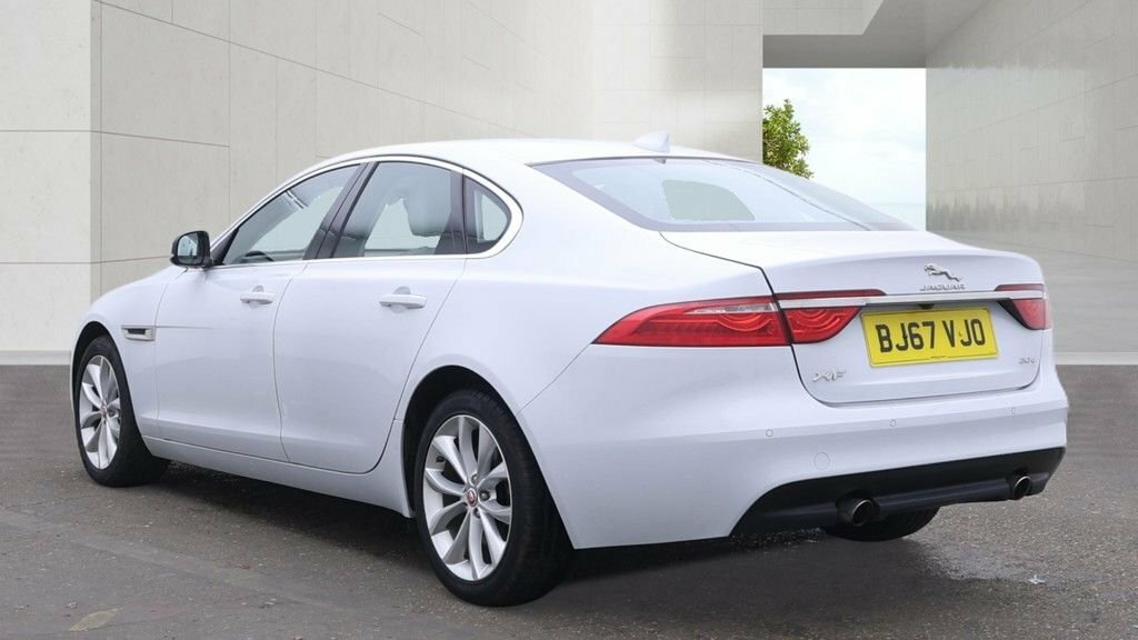Jaguar XF 2L Prestige White #3