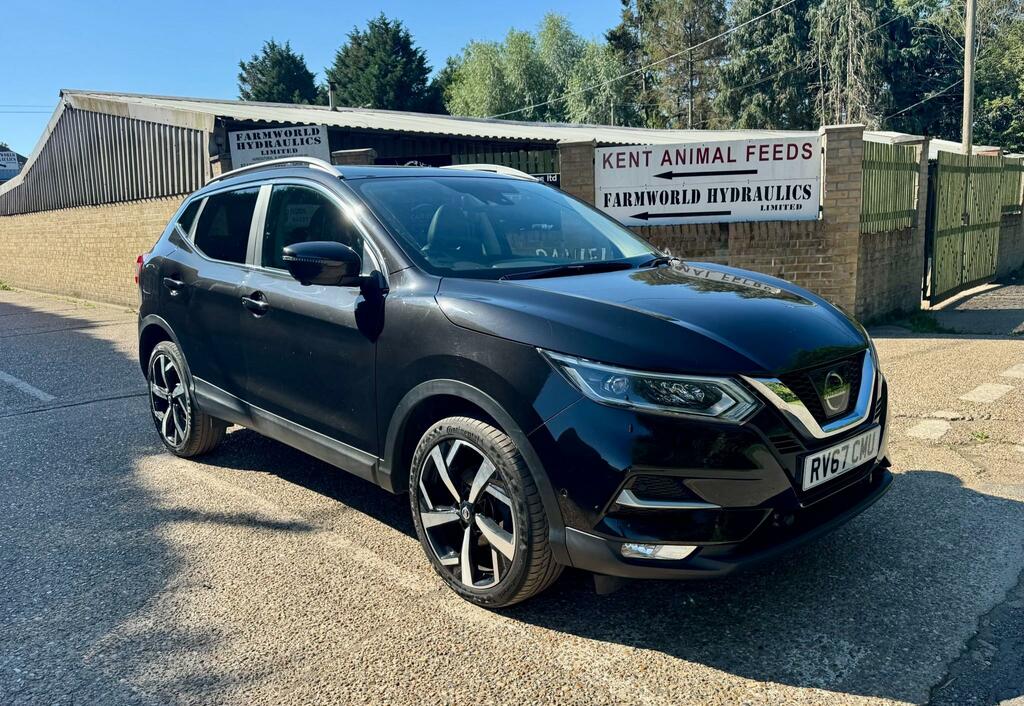 Nissan Qashqai 1.2 Dig-t Tekna Suv RV67CMU Black #3