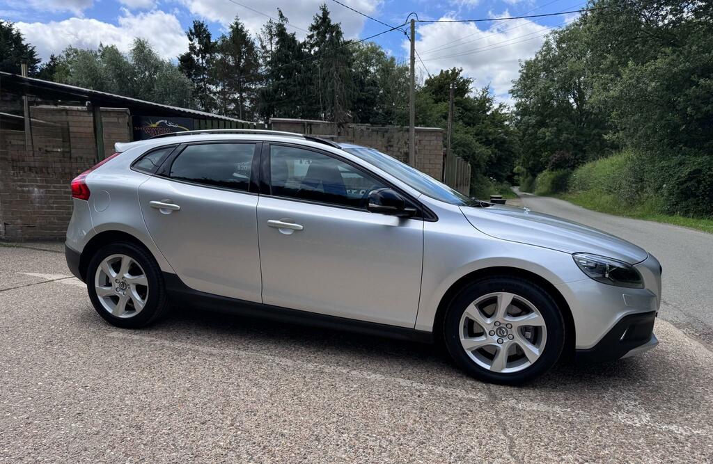 Volvo V40 Cross Country 2.0 D3 Lux Nav Hatchback Silver #3