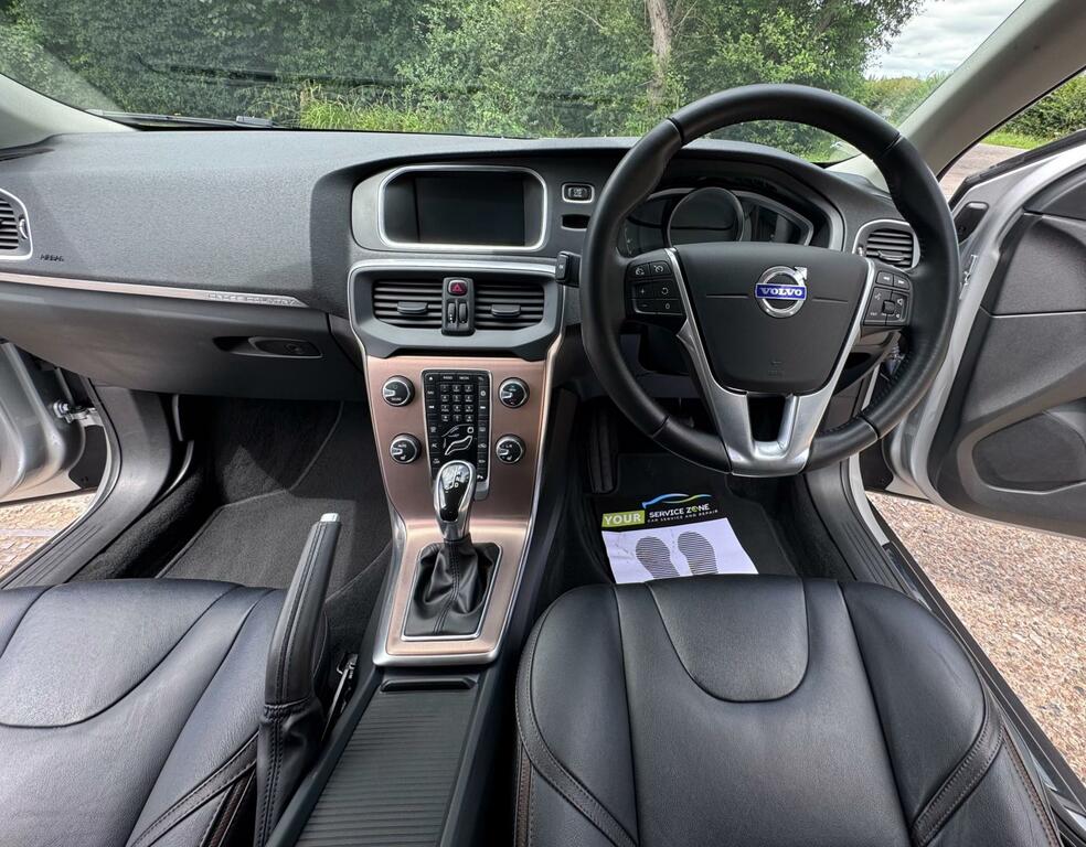 Volvo V40 Cross Country 2.0 D3 Lux Nav Hatchback Silver #2