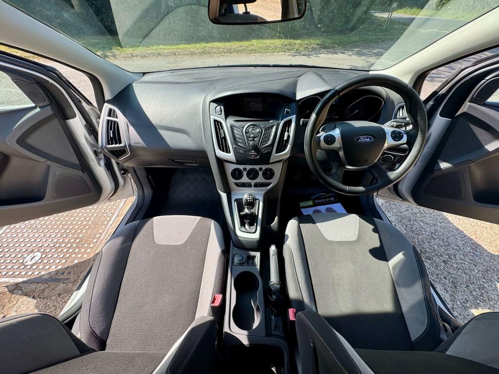 Ford Focus 1.6 Tdci Zetec Hatchback BJ63TWZ Silver #2