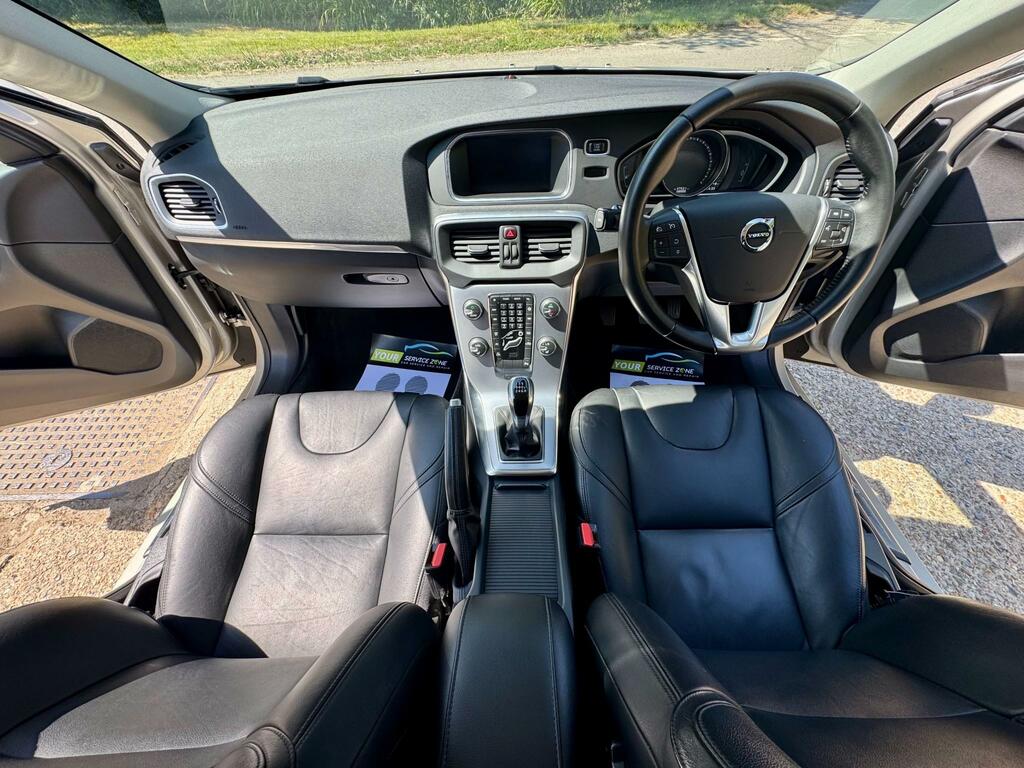 Volvo V40 2.0 D3 Inscription Euro 6 S S Gold #2