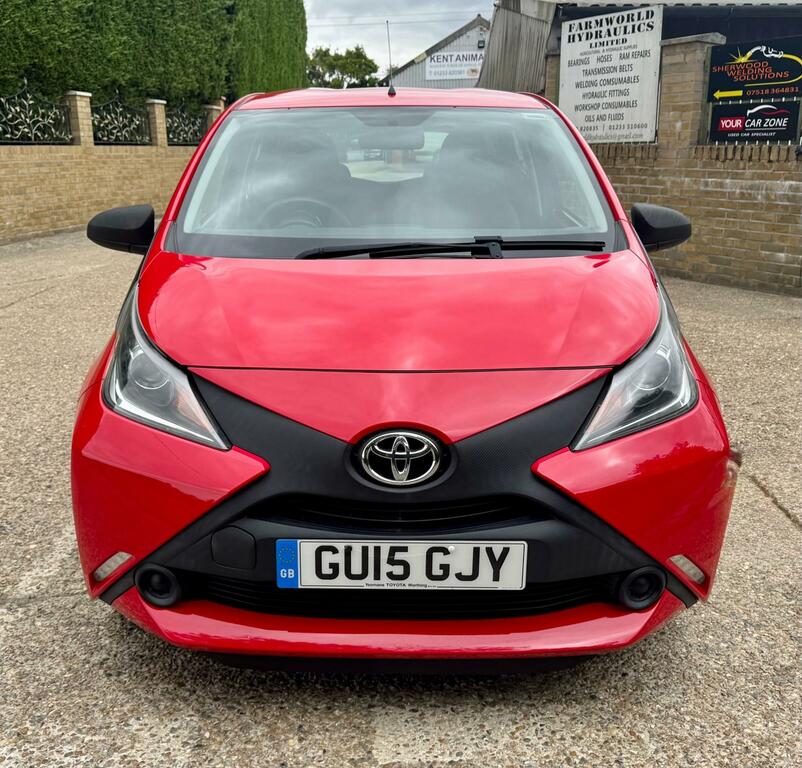 Toyota Aygo 1.0 Vvt-i X Euro 5 Euro 5 Red #3