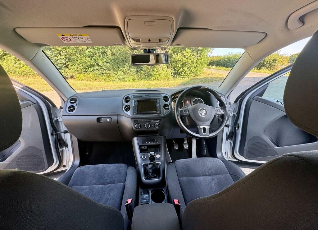 Volkswagen Tiguan 2.0 Tdi Bluemotion Tech Match Edition Suv EK16FPD Silver #2