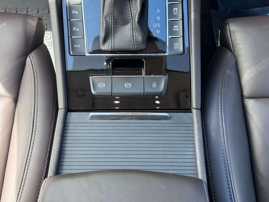 Skoda Superb 2.0 Tdi Se 2017 Silver #30