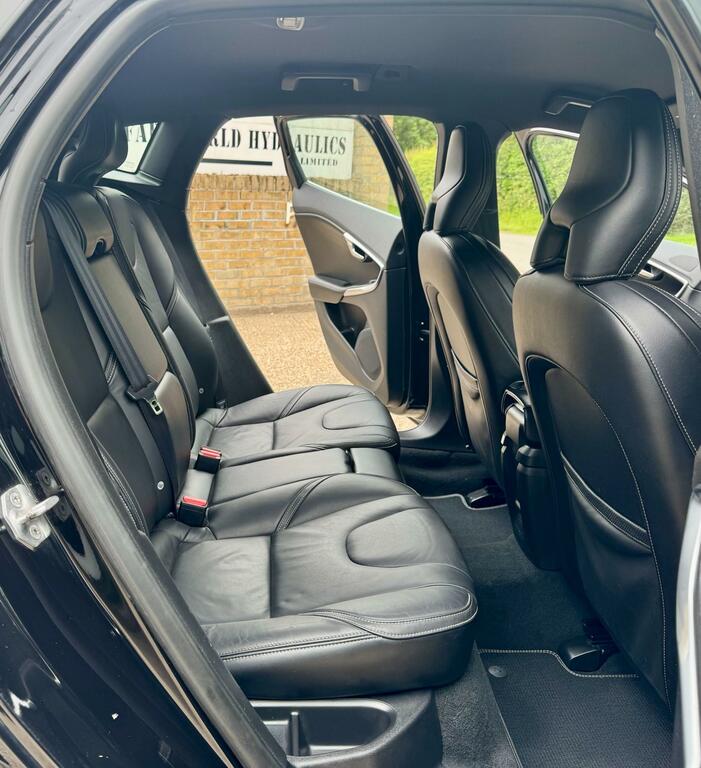 Volvo V40 2.0 D2 R-design 118 Bhp Blue #57