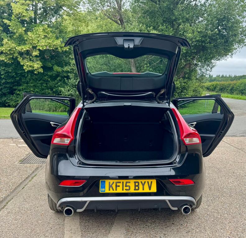 Volvo V40 2.0 D2 R-design 118 Bhp Blue #9