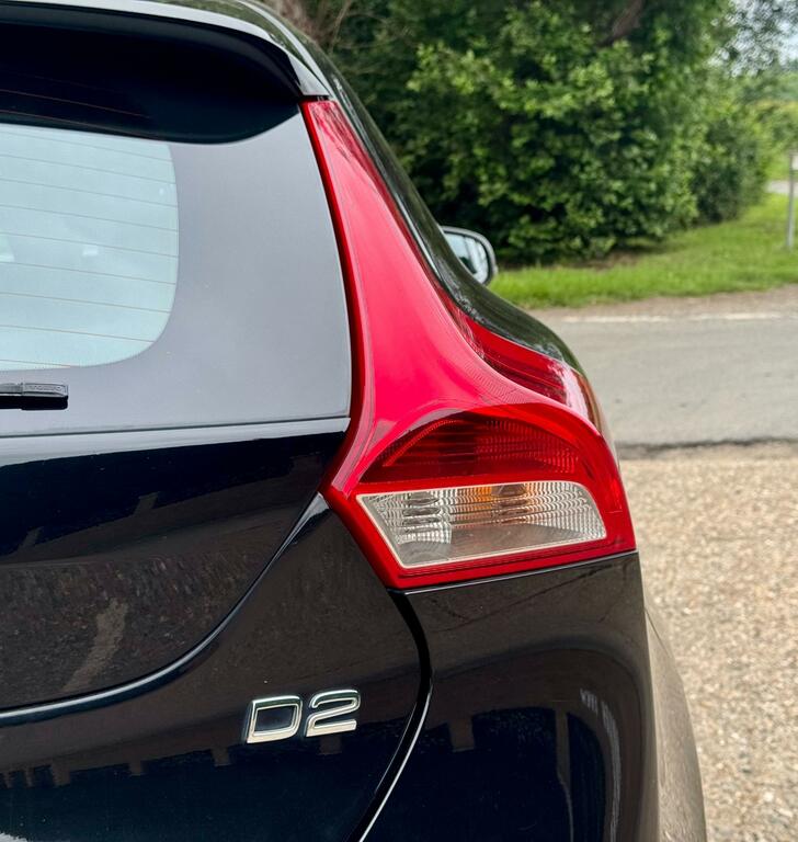 Volvo V40 2.0 D2 R-design 118 Bhp Blue #79