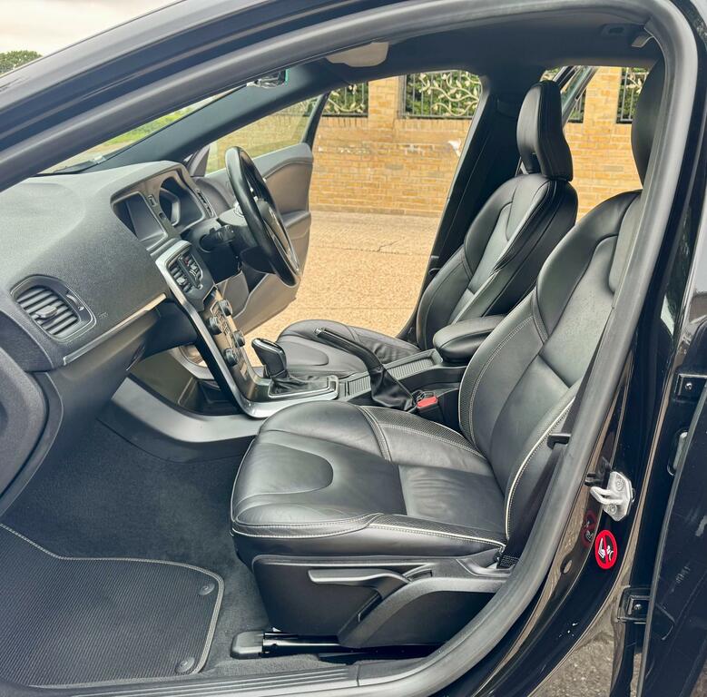 Volvo V40 2.0 D2 R-design 118 Bhp Blue #62