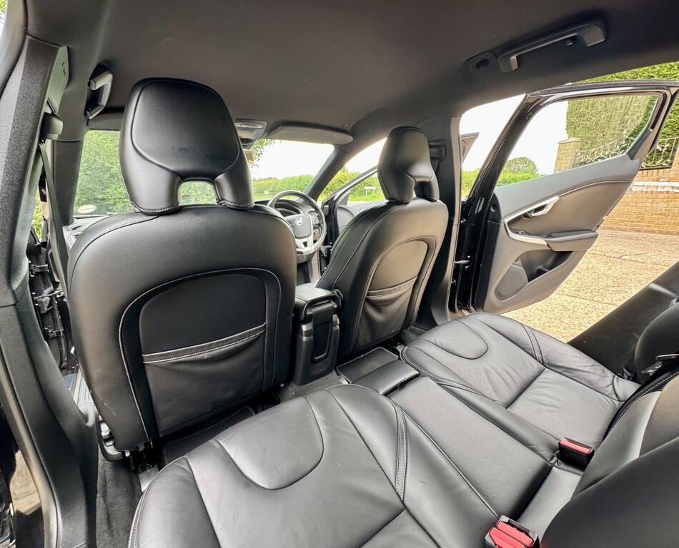 Volvo V40 2.0 D2 R-design 118 Bhp Blue #74