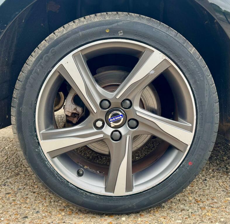 Volvo V40 2.0 D2 R-design 118 Bhp Blue #54