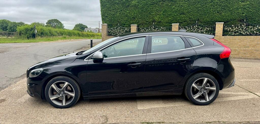 Volvo V40 2.0 D2 R-design 118 Bhp Blue #21