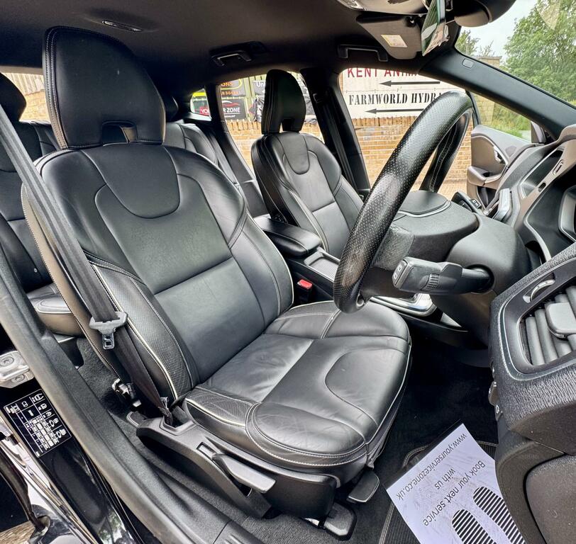 Volvo V40 2.0 D2 R-design 118 Bhp Blue #63