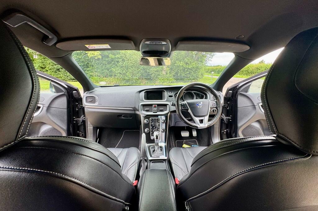 Volvo V40 2.0 D2 R-design 118 Bhp Blue #48
