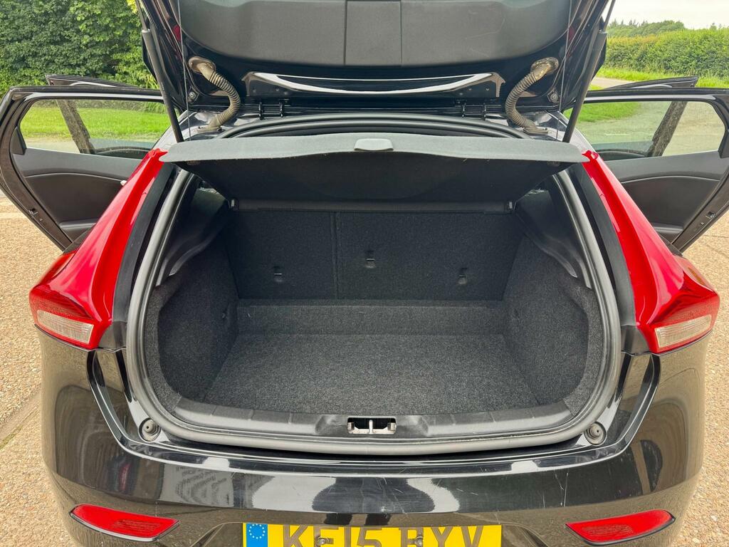 Volvo V40 2.0 D2 R-design 118 Bhp Blue #44
