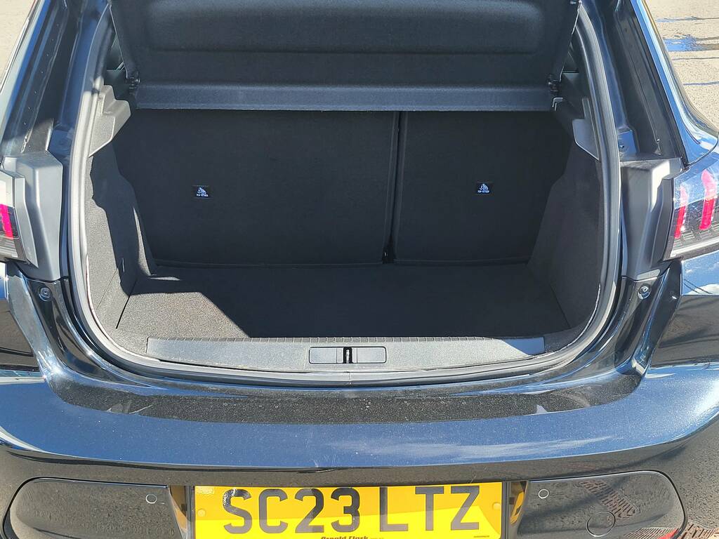 Peugeot 208 Puretech Allure Premium Plus Ss SC23LTZ Black #4