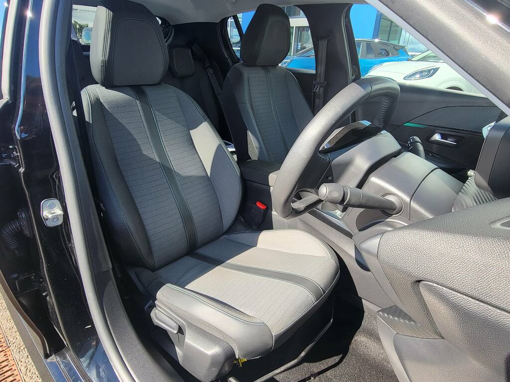 Peugeot 208 Puretech Allure Premium Plus Ss SC23LTZ Black #6