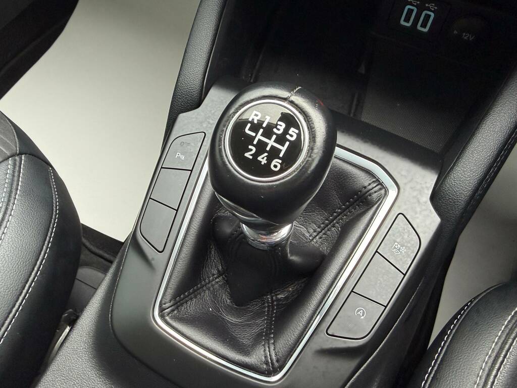 Ford Kuga Vignale 2.5L Duratec 225Ps Phev Fwd Cvt Aut White #27