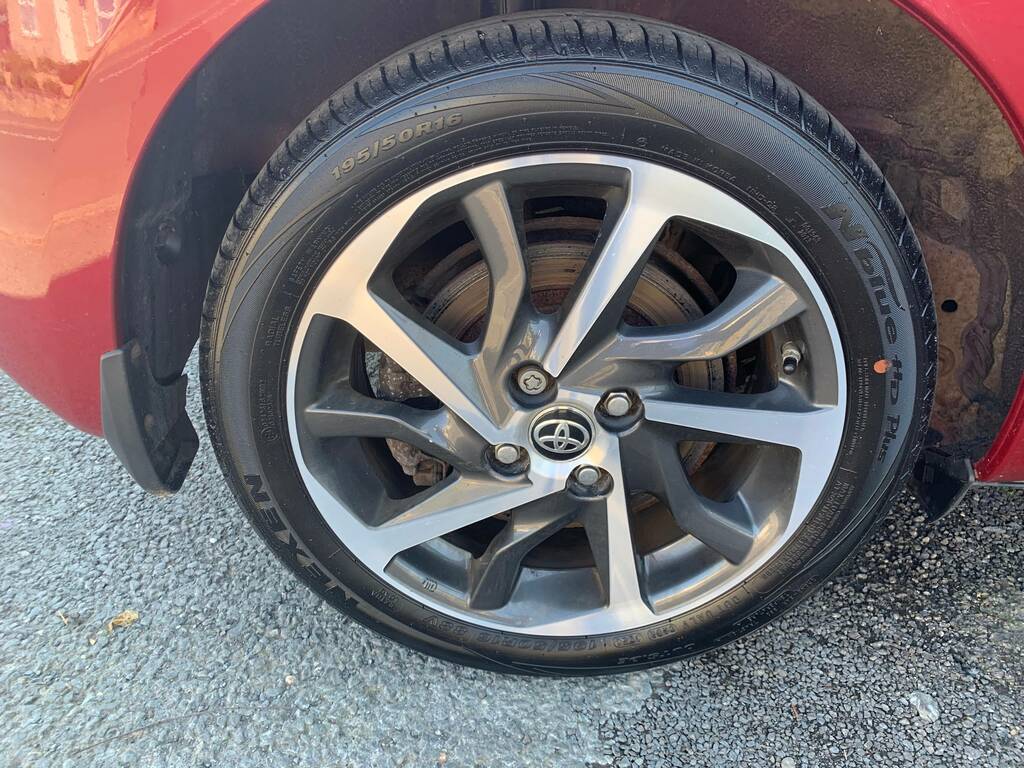 Toyota Yaris 1.5 Vvt-h Excel E-cvt Euro 6 Ss 15In Alloy Red #5