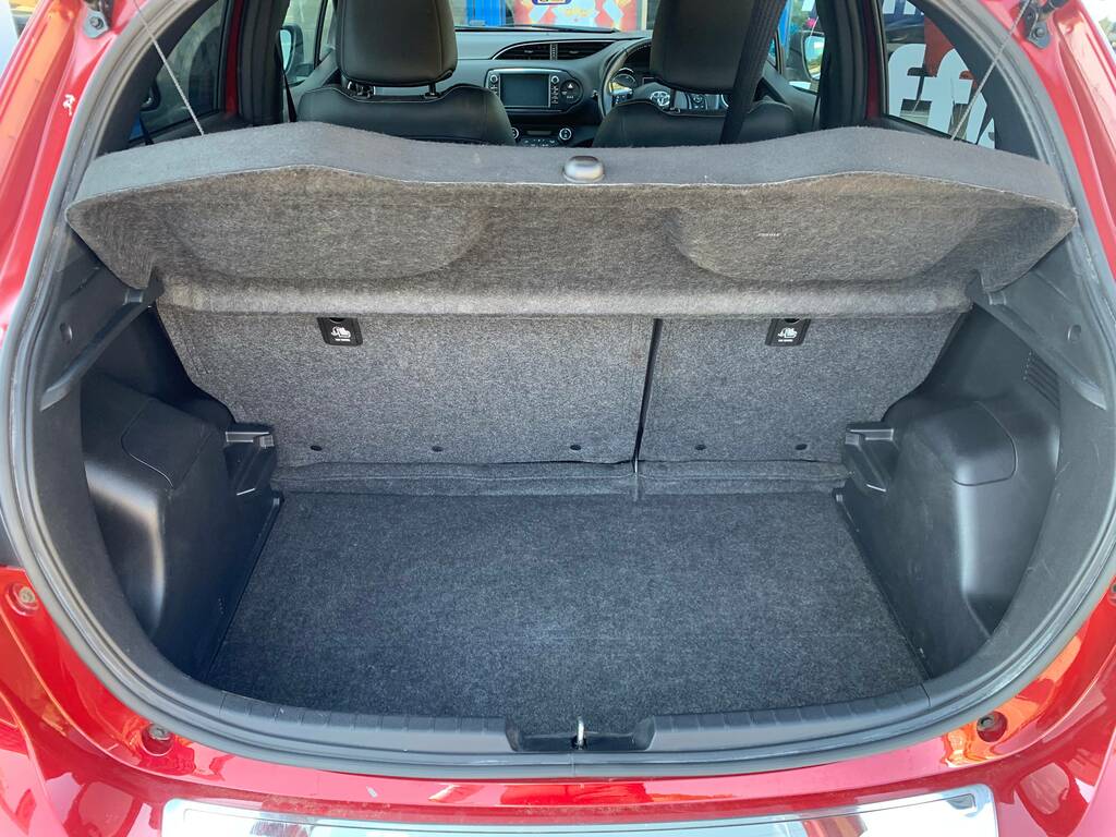 Toyota Yaris 1.5 Vvt-h Excel E-cvt Euro 6 Ss 15In Alloy Red #9