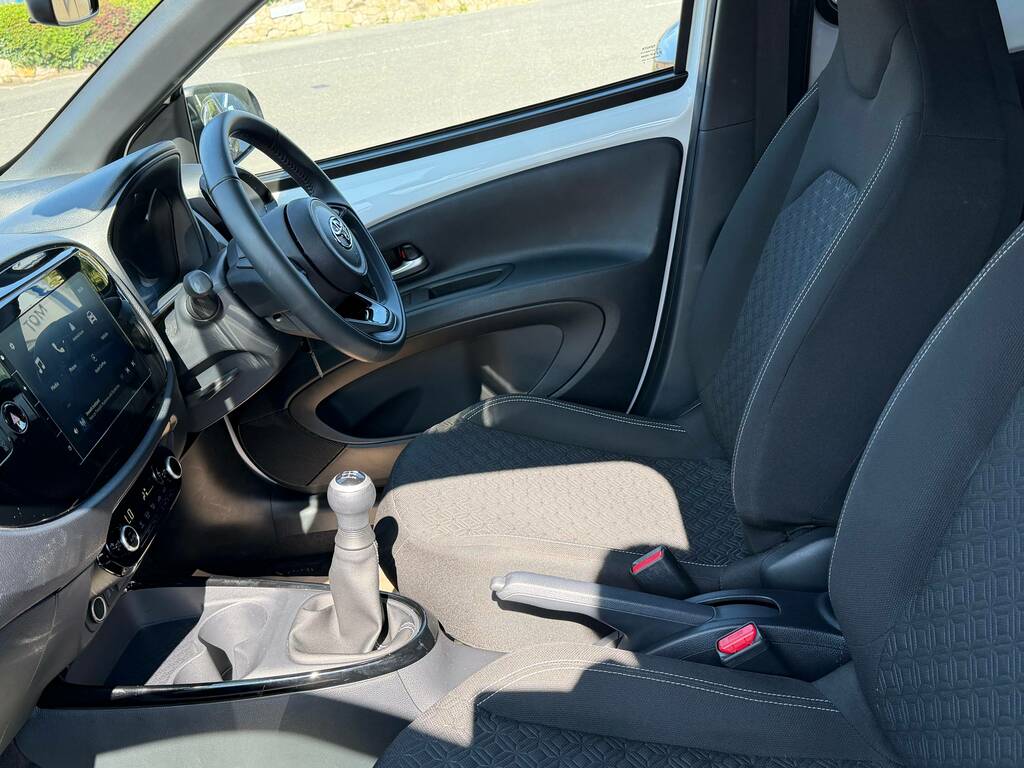 Toyota Aygo X Vvt-i Edge SK24KUD White #4