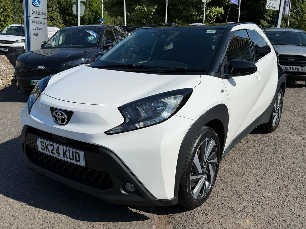 Toyota Aygo X Vvt-i Edge SK24KUD White #3