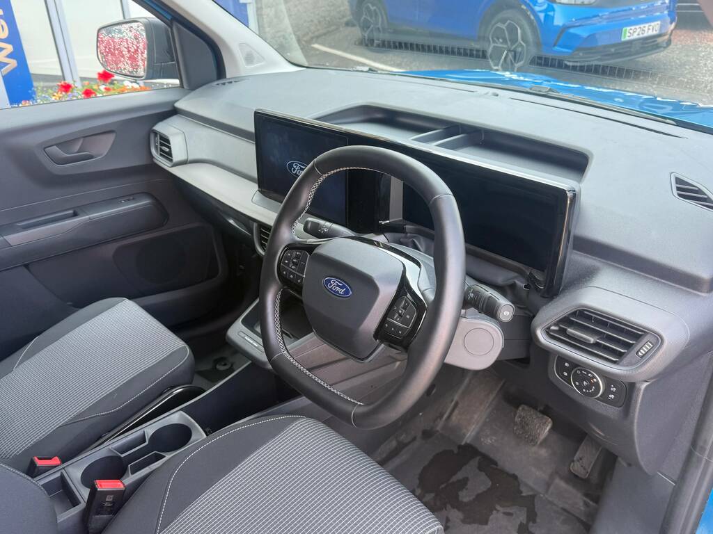 Ford Transit Courier 100Kw 43Kwh Trend Blue #2