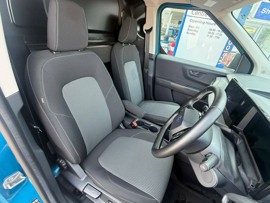 Ford Transit Courier 100Kw 43Kwh Trend Blue #3
