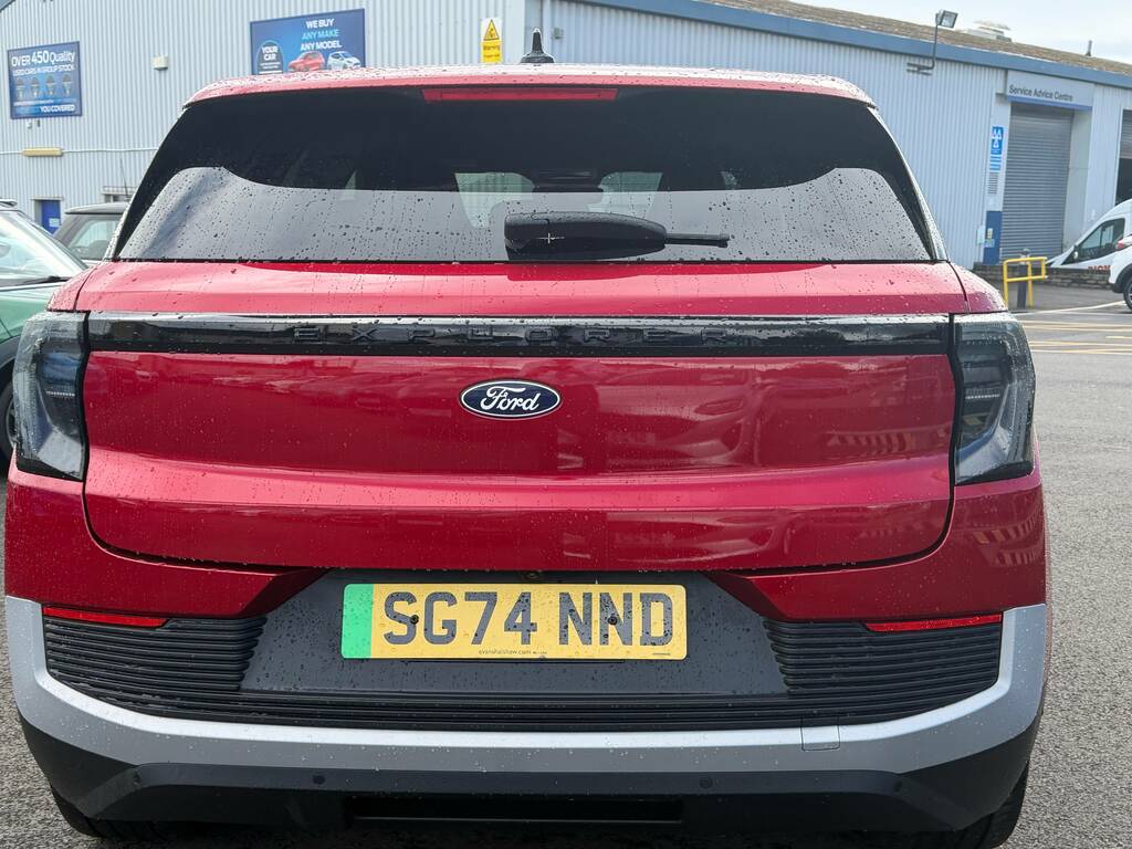 Ford Explorer Premium Red #6