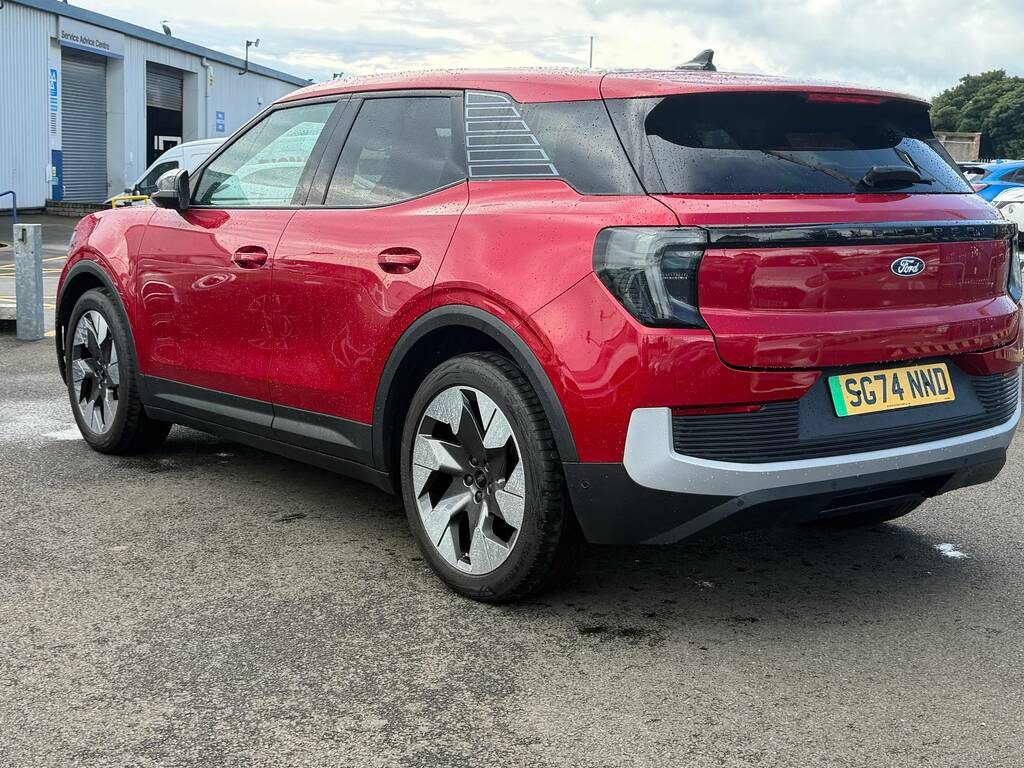 Ford Explorer Premium Red #5
