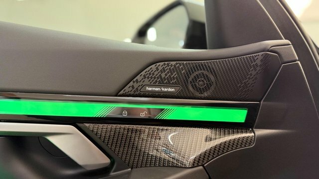 BMW i5 40 83.9Kwh M Sport EY24KKS Black #3