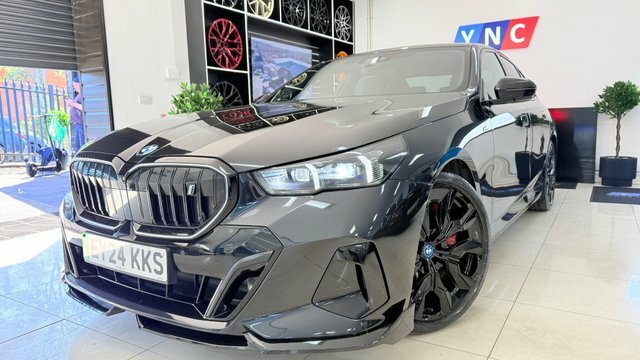 BMW i5 40 83.9Kwh M Sport EY24KKS Black
