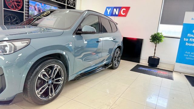 BMW iX1 30 66.5Kwh M Sport FJ73UUD Green #5