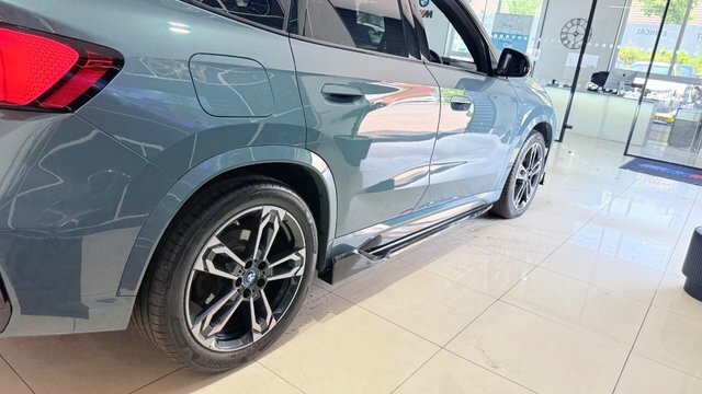 BMW iX1 30 66.5Kwh M Sport FJ73UUD Green #4