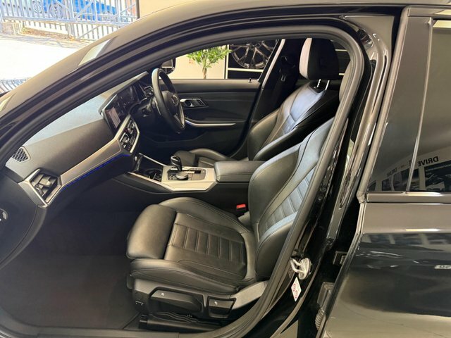 BMW 3 Series 2.0 330I M Sport Black #3