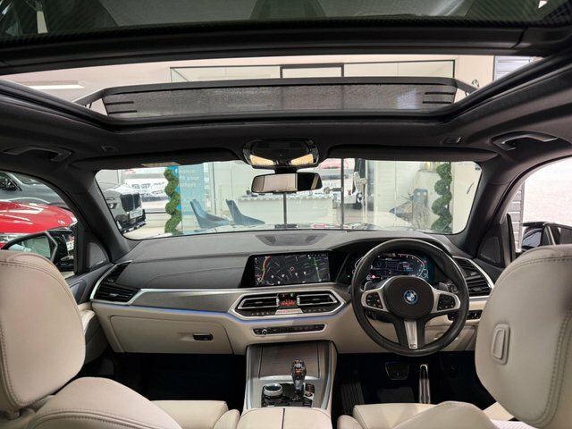 BMW X5 3.0 45E 24Kwh M Grey #2