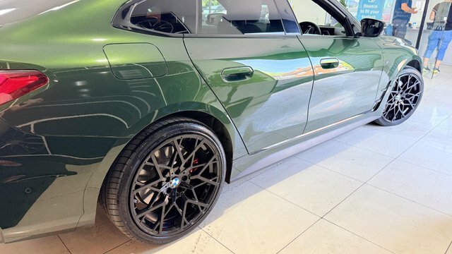 BMW i4 40 83.9Kwh M Sport Green #6