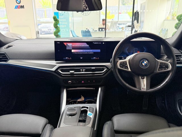 BMW i4 40 83.9Kwh M Sport Green #2