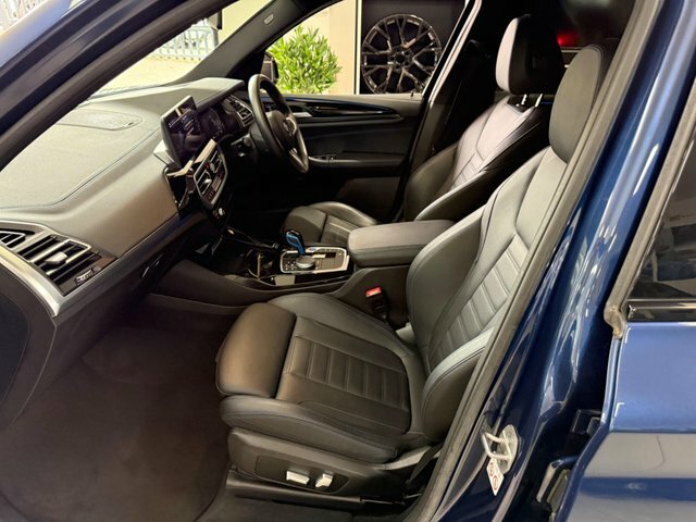 BMW iX3 80Kwh M Sport Black #42