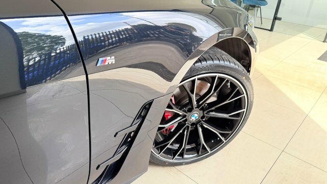BMW i4 40 83.9Kwh M Sport Black #6