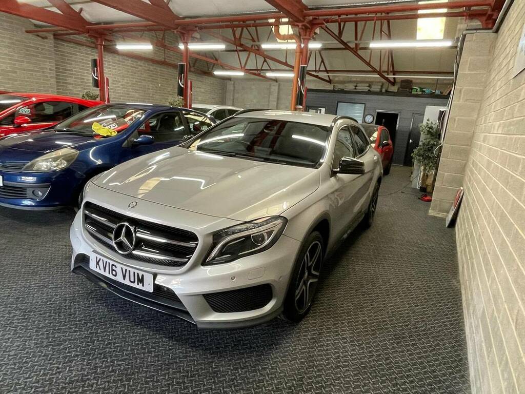 Mercedes-Benz GLA Class 2.1 Gla200d Amg Line Suv 7G-dct Euro 6 Black #1
