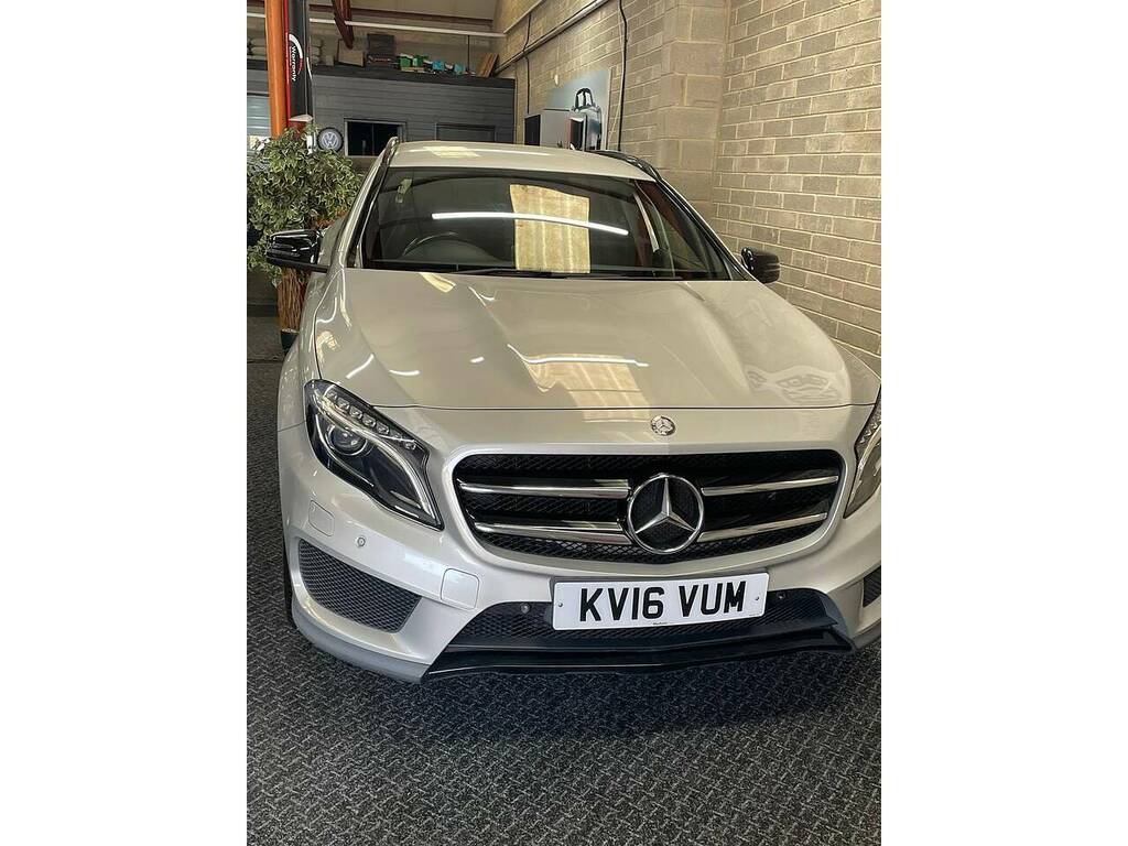 Mercedes-Benz GLA Class 2.1 Gla200d Amg Line Suv 7G-dct Euro 6 Black #2